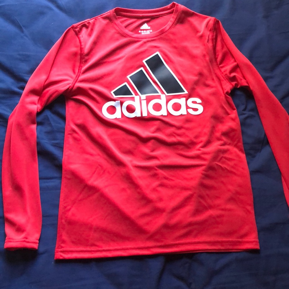 Adías Red Long Sleeve Shirt